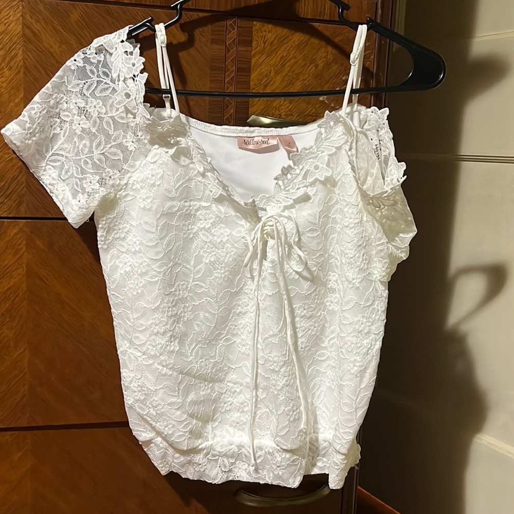 Willow & root cold shoulder top